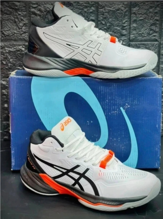 کتونی تنیس خاک رس و ورزش های سالنی و توپی اسیکس سایز ۴۰ تا ۴۵ Asics