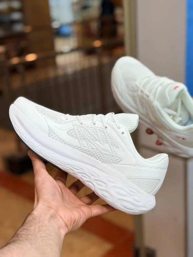 کتونی رانینگ نیوبالانس فرش فوم سایز ۴۰ تا ۴۵  New balance Fresh Foam