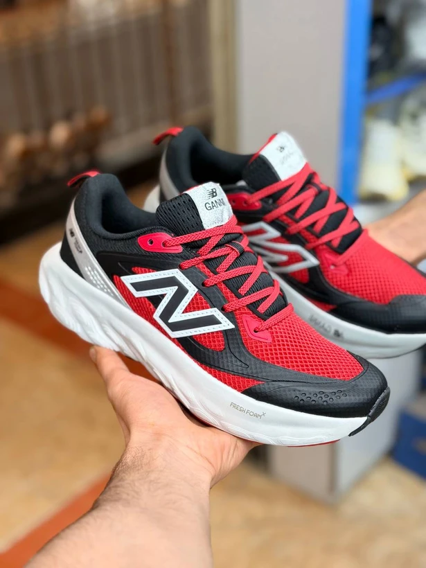 کتونی رانینگ نیوبالانس فرش فوم سایز ۴۰ تا ۴۵  New balance Fresh Foam