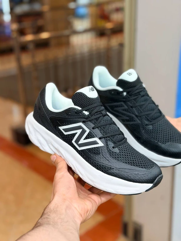 کتونی رانینگ نیوبالانس فرش فوم سایز ۴۰ تا ۴۵  New balance Fresh Foam
