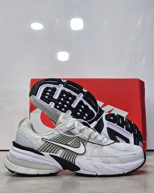 کتونی رانینگ نایک وی تو کی 37 تا 45 Nike V2k Run