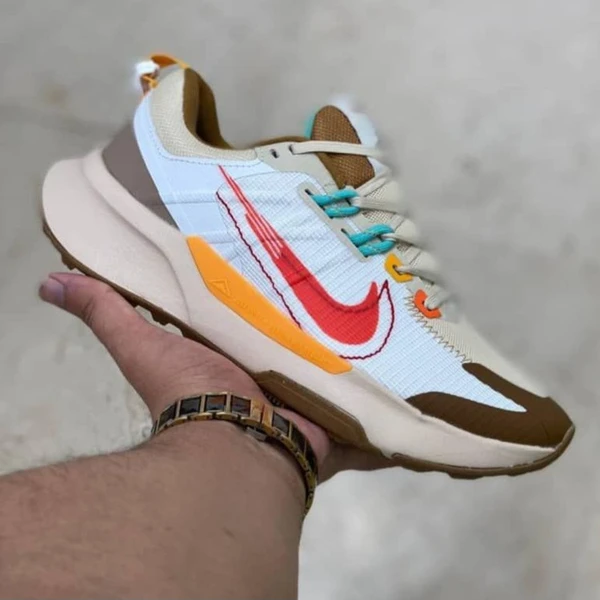 کتونی رانینگ اسپرت نایک جونیپر تریل 2 سفید قهوه ای زرد سایز 39 الی 45 Nike Juniper Trail 2