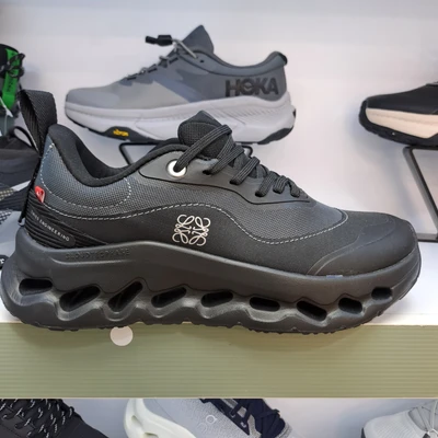 کتونی آن رانینگ لوئوه تمام مشکی سایز 37 تا 45 ON RUNNING LOEWE